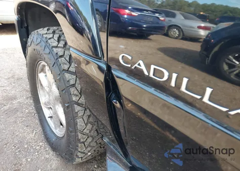 2000 Cadillac Escalade Standard z USA, uszkodzony, nr VIN 1GYEK13R9YR135138